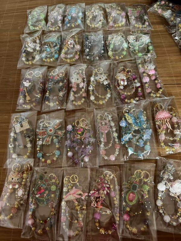 30 Keychains (28+2)---Jen