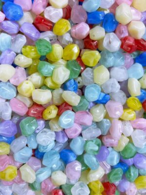 Acrylic stone-shaped mixed beads --- 150 ML